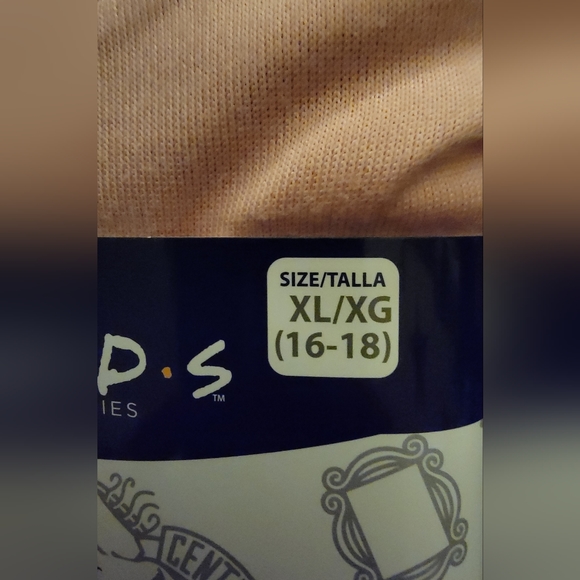 *NWT* FRIENDS 3 piece PJ set - Picture 4 of 7